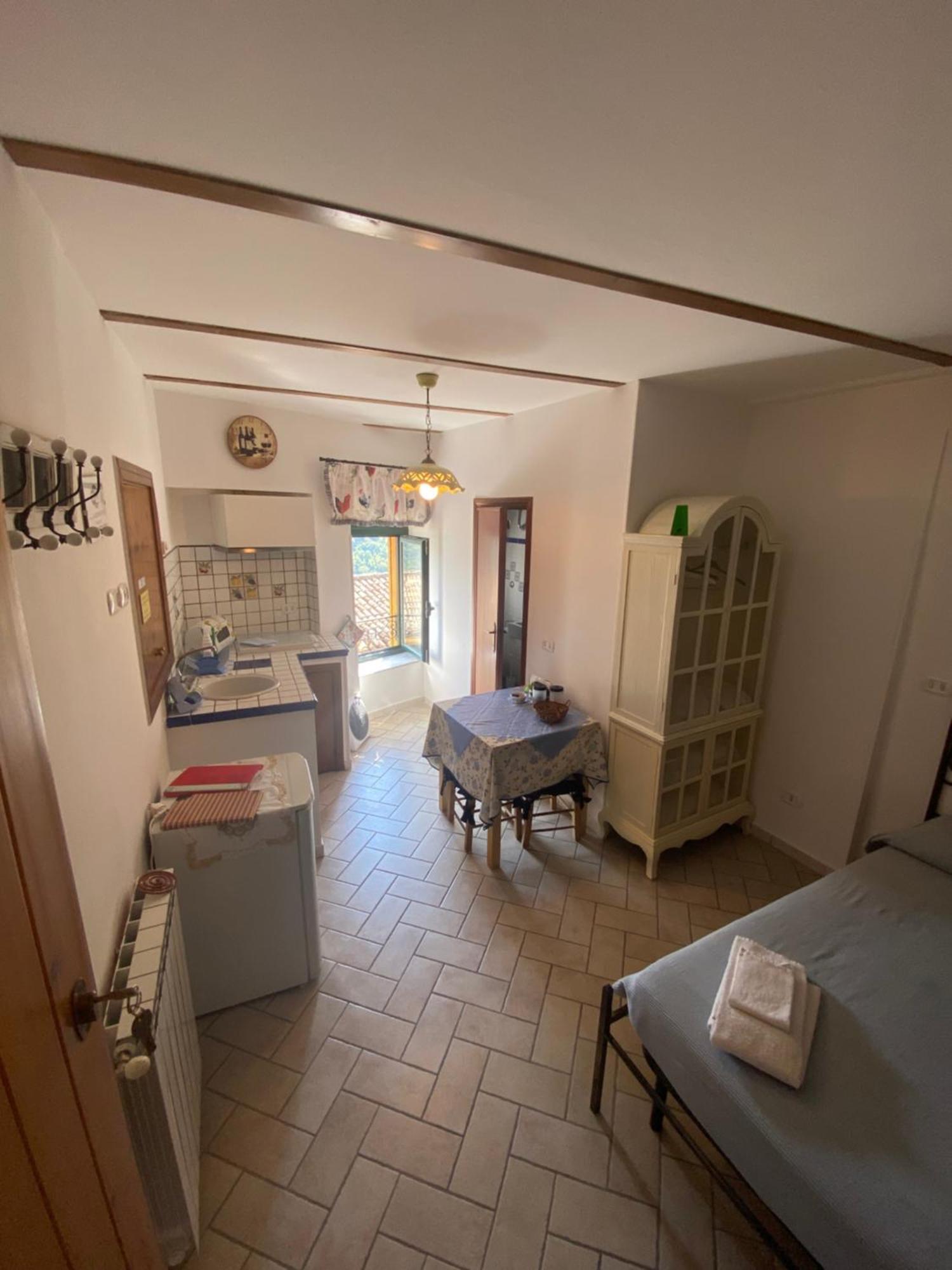 Maison Dina Collepardo Bagian luar foto